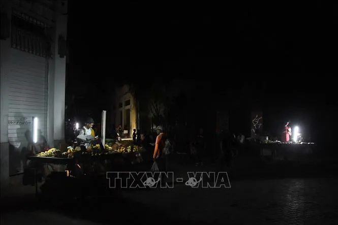 Mất điện tại thủ đô Havana, Cuba, ngày 16/3/2026. Ảnh: THX/TTXVN
