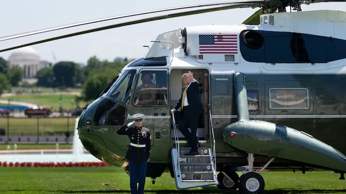 Tổng thống Mỹ Donald Trump rời Nhà Trắng hôm thứ Ba để thực hiện chuyến thăm quan trọng tới Trung Quốc (Ảnh - X/@WhiteHouse)