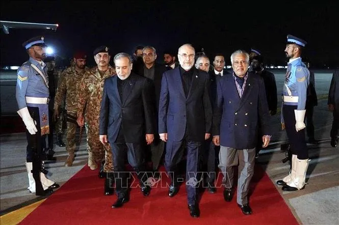 Chủ tịch Quốc hội Mohammad Bagher Ghalibaf dẫn đầu phái đoàn Iran tới Pakistan để tham gia cuộc đàm phán với phía Mỹ ngày 11-4. Ảnh tư liệu: THX/TTXVN