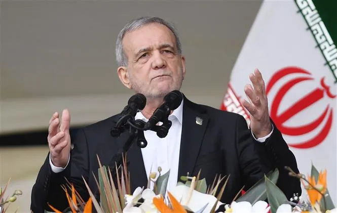 Tổng thống Iran Masoud Pezeshkian phát biểu tại thủ đô Tehran. Ảnh: THX/TTXVN