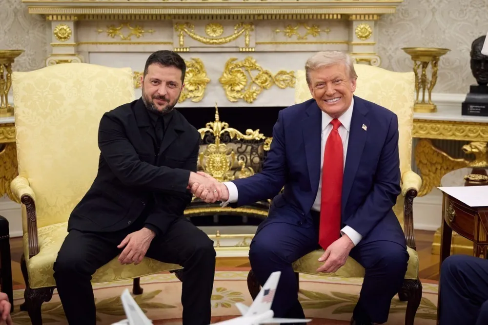 Tổng thống Mỹ trong cuộc gặp Tổng thống Ukraine tại Washington, D.C., ngày 19-8-2025. Ảnh: Anadolu Agency/TTXVN
