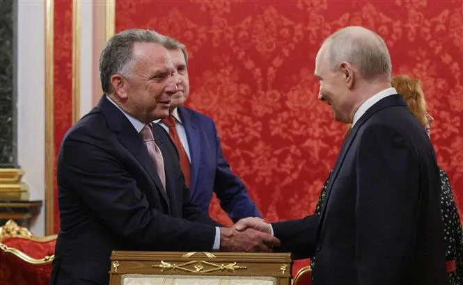Tổng thống Vladimir Putin tiếp ông Steve Witkoff, đặc phái viên của Tổng thống Mỹ Donald Trump, tại Moskva, Nga ngày 5-9. Ảnh: AA/TTXVN