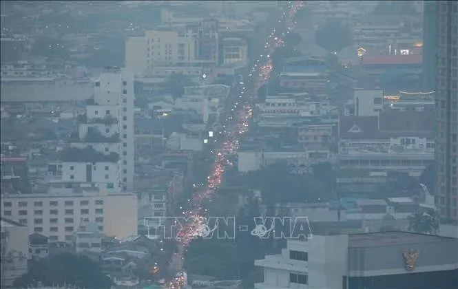 Khói mù ô nhiễm tại Bangkok, Thái Lan. Ảnh: THX/TTXVN