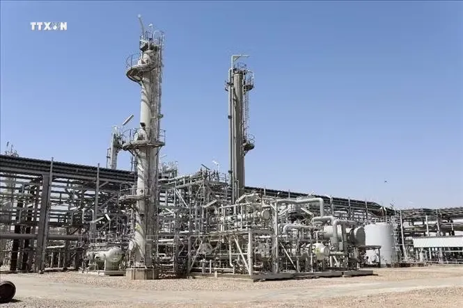 Một nhà máy lọc dầu ở tỉnh Wasit, Iraq. Ảnh: THX/TTXVN phát