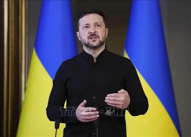 Tổng thống Ukraine Volodymyr Zelensky phát biểu trong cuộc họp báo tại Kiev. Ảnh: Kyodo/TTXVN phát