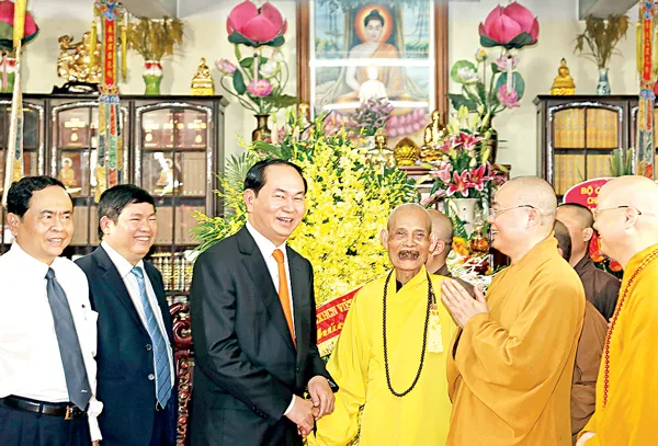 Chủ tịch nước Trần Đại Quang chúc mừng Đại lão Hòa thượng Thích Phổ Tuệ, Pháp chủ Giáo hội Phật giáo Việt Nam 