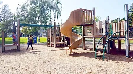 Sân chơi trẻ em ở Santa Cruz ảnh 2