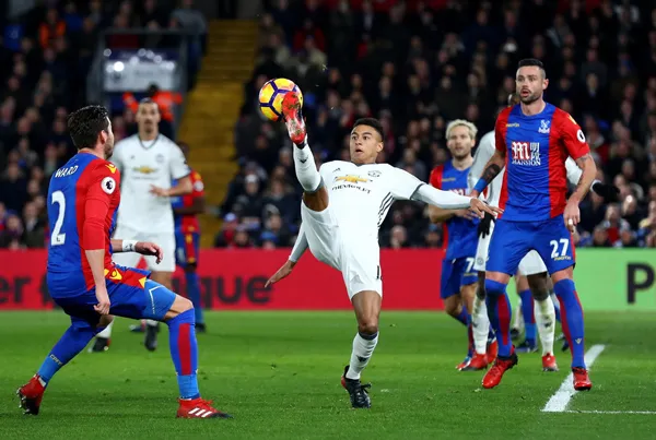 Man.United (giữa) nhiều khả năng sẽ chia điểm với Palace.