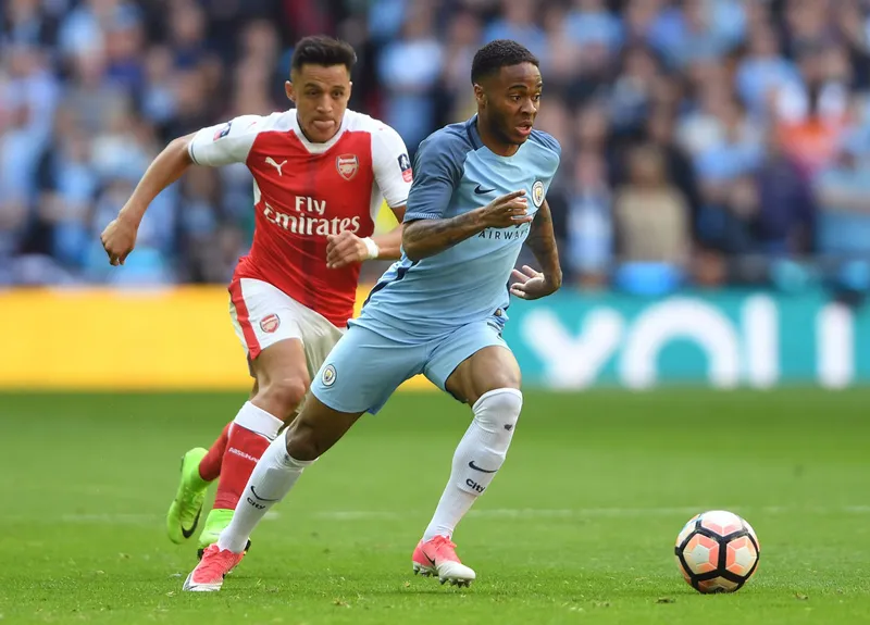 Raheem Sterling (phải) tự tin sẽ cùng Man.City thể hiện sức mạnh ở mùa tới.