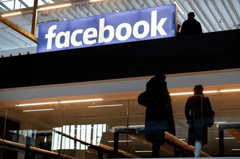 Logo của Facebook tại một sự kiện của các công ty khởi nghiệp ở Paris, Pháp - Ảnh: Reuters