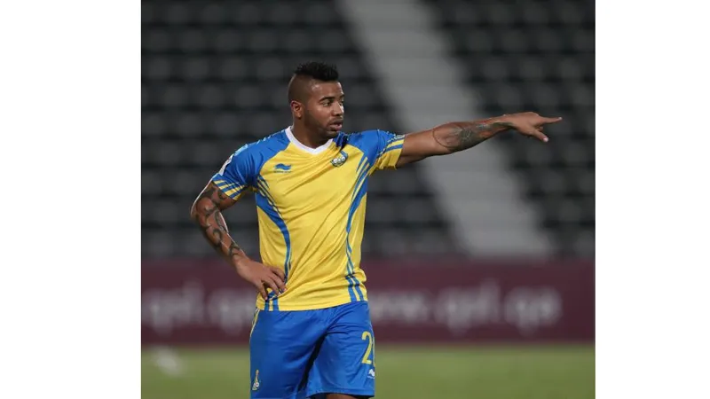 Johnson trên sân bóng. 