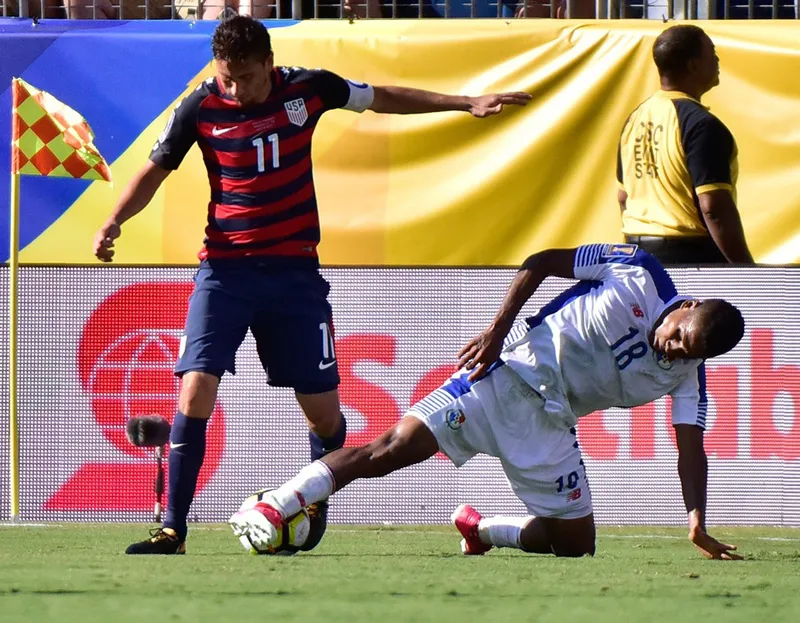 Mỹ (trái) đặt nặng thành tích tại giải lần này.