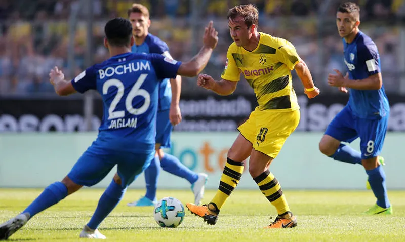 Mario Goetze (giữa), cầu thủ duy nhất thể hiện được tính sáng tạo trong đội hình của Dortmund .