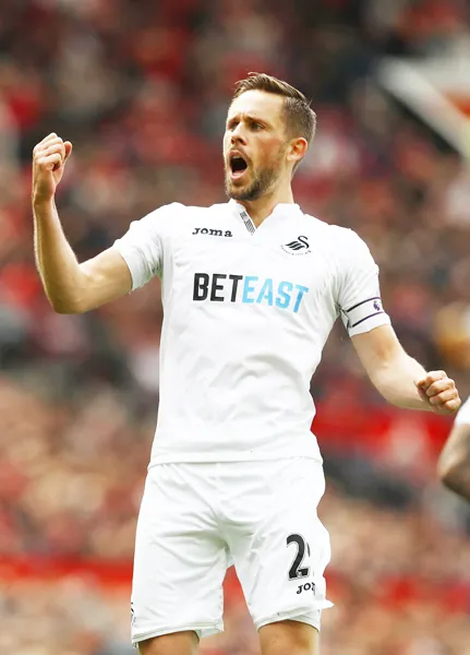 Swansea đang phải chật vật giữ chân ngôi sao sáng nhất đội bóng.