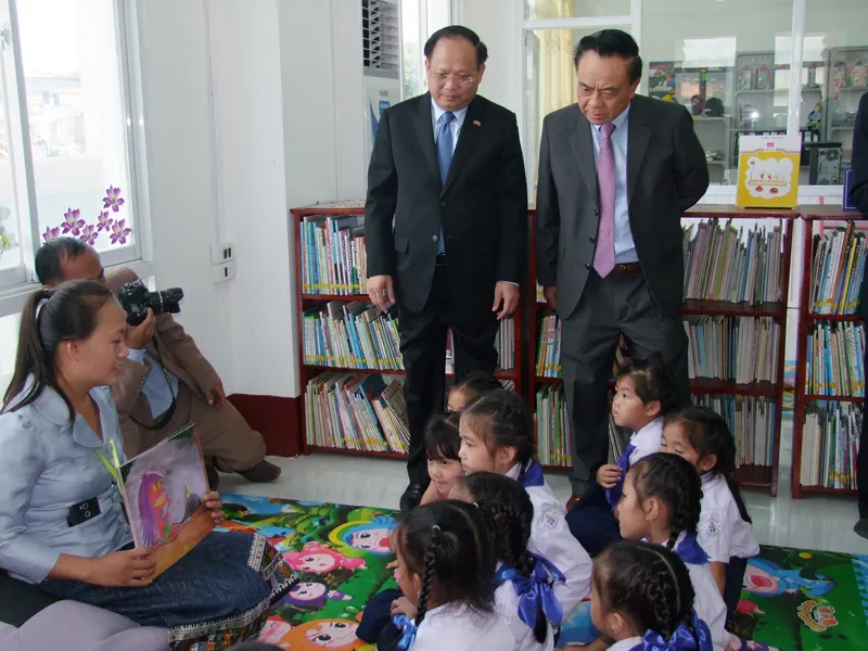 Khai mạc triển lãm ảnh quan hệ Việt Nam - Lào, TPHCM - Xiêng Khoảng ảnh 2