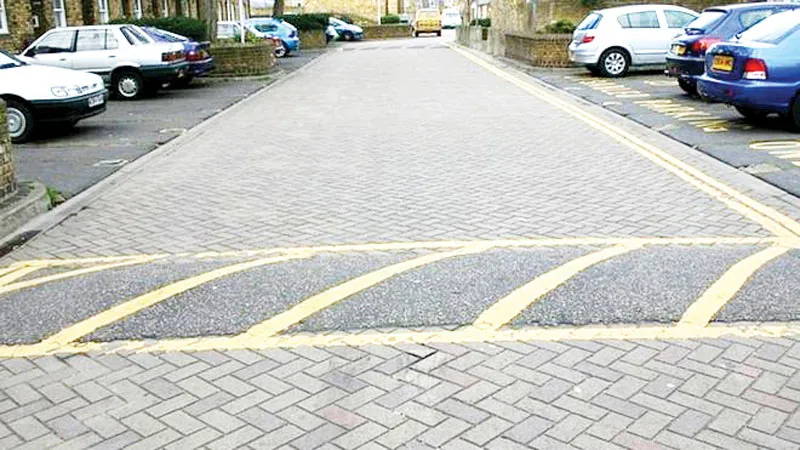 Tranh cãi về gờ giảm tốc 