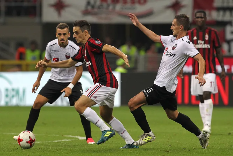 Milan (giữa) hứa hẹn sẽ tiếp tục thắng Shkendija.