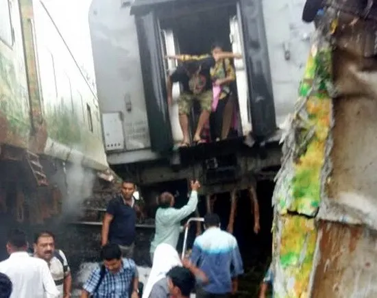 Tai nạn ở Ấn Độ, Ai Cập: 14 người chết ảnh 1