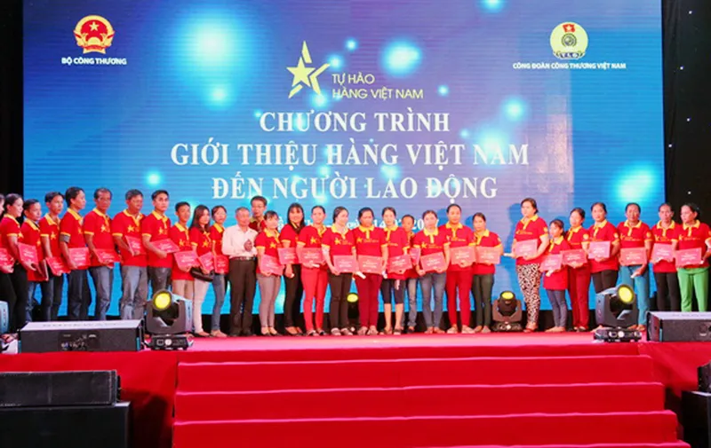 Giới thiệu hàng Việt đến người lao động khu vực nông thôn