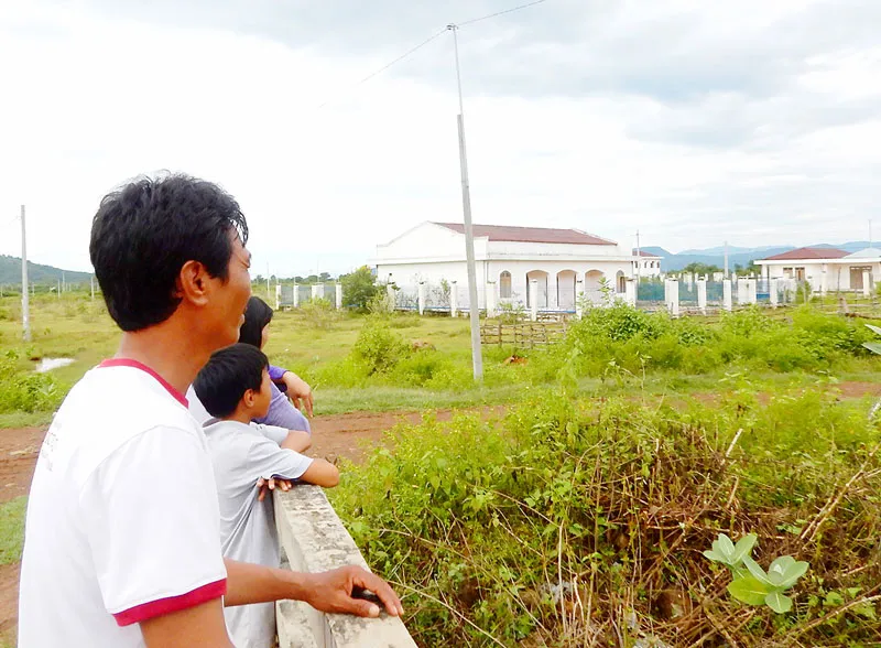 “Phơi nắng” khu tái định cư hàng chục tỷ đồng ảnh 1
