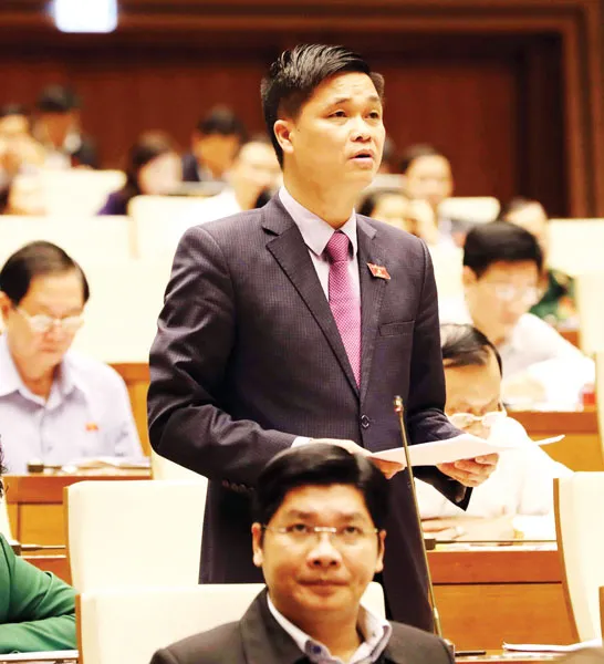Đại biểu Quốc hội TP Hà Nội Ngọ Duy Hiểu phát biểu tại hội trường