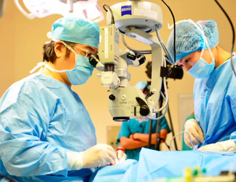 4 bệnh nhân được ghép giác mạc miễn phí 