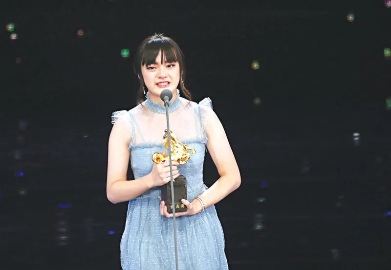 Nữ diễn viên 14 tuổi đoạt giải Kim Mã 