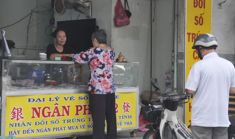   Đại lý vé số không phải quyết toán thuế thu nhập cá nhân      Ảnh: THÀNH TRÍ