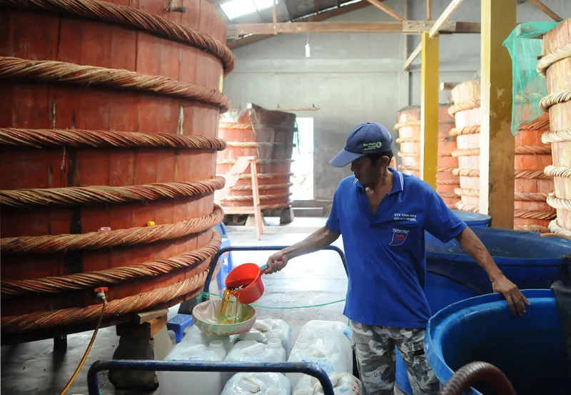 Tỉnh Kiên Giang có đặc sản nước mắm Phú Quốc             Ảnh: CAO THĂNG