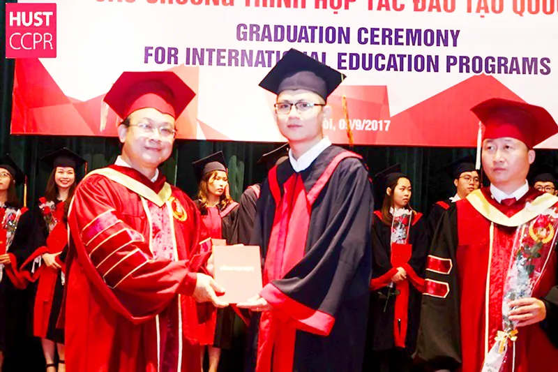 Sinh viên Trường ĐH Bách khoa Hà Nội tốt nghiệp chương trình liên kết đào tạo