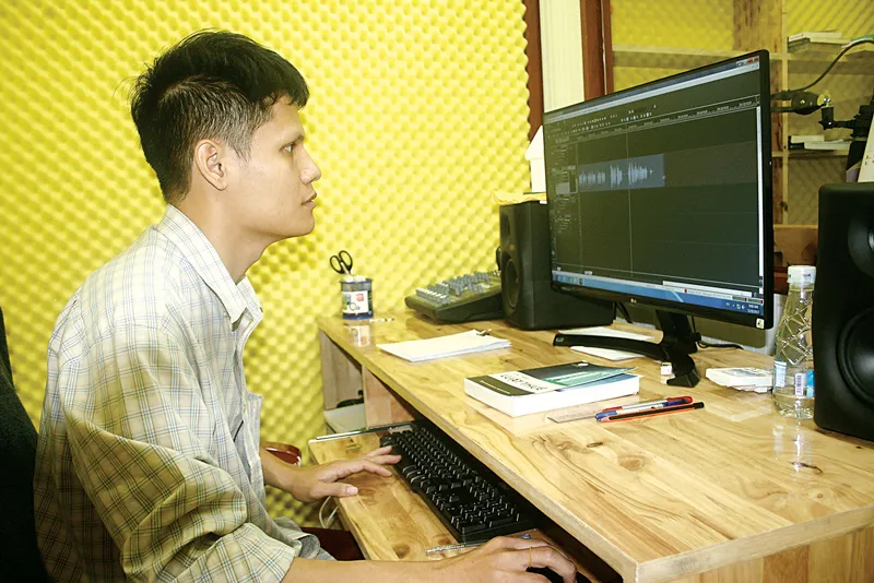 Nghĩa tình sách nói ảnh 3