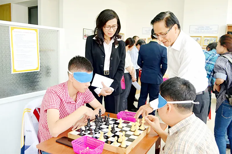 Nghĩa tình sách nói ảnh 2