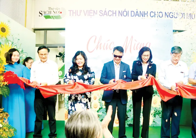 Nghĩa tình sách nói ảnh 1