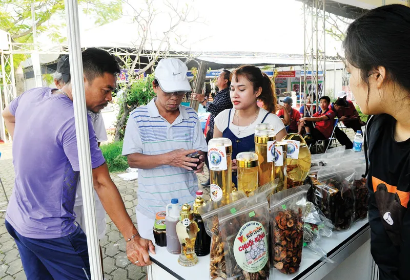 Nhiều đặc sản vùng miền ảnh 4