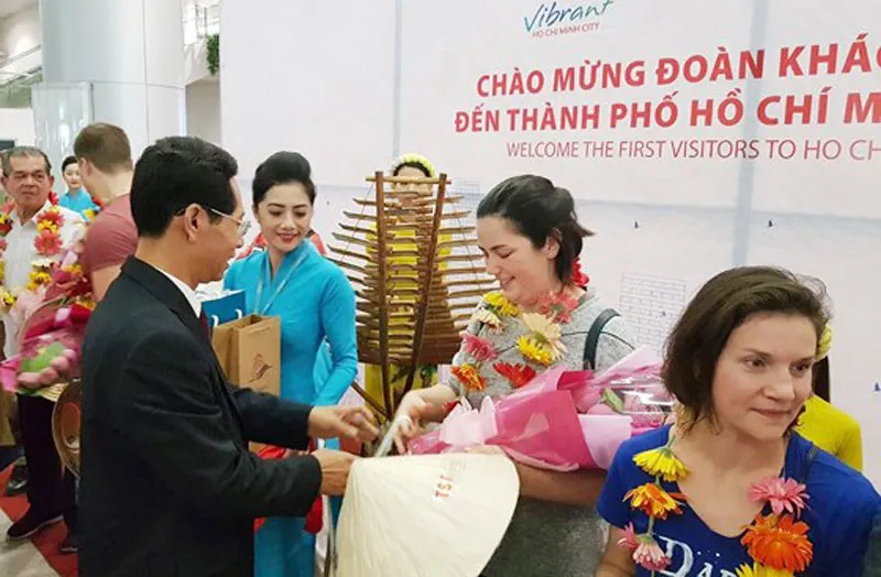 Lễ chào đón đoàn du khách quốc tế đến TPHCM trong năm mới 2018. Ảnh: V.N