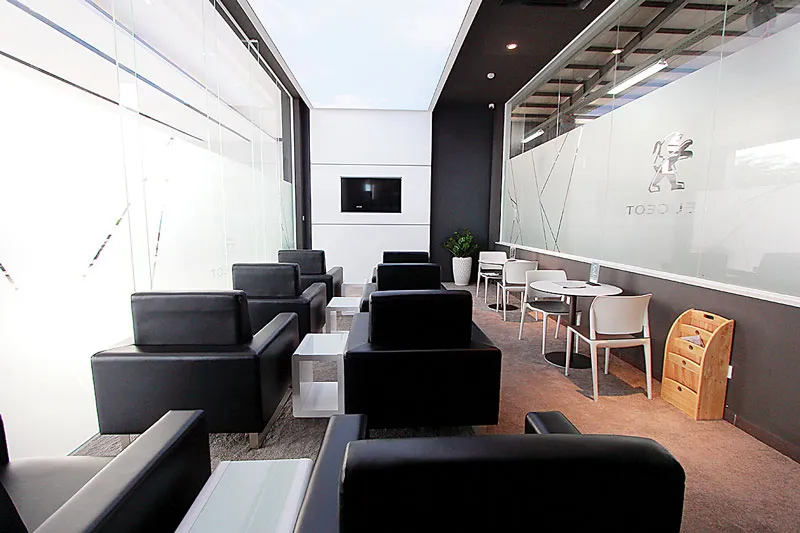 Peugeot Việt Nam ra mắt thêm 3 showroom 3S tiêu chuẩn mới ảnh 1