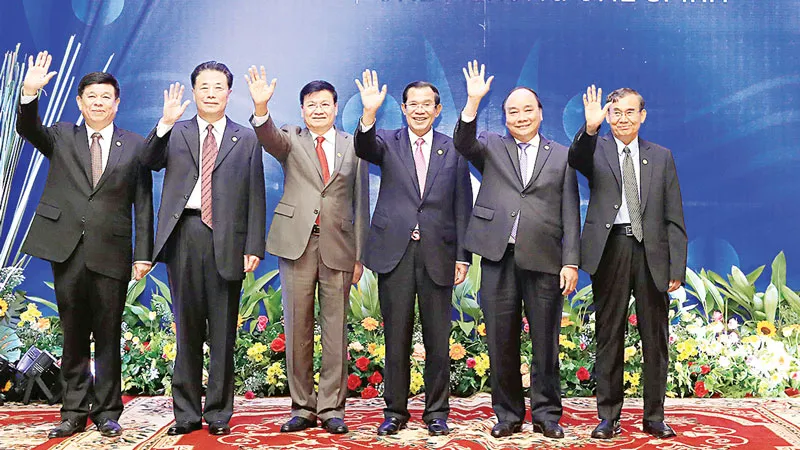 Thủ tướng Nguyễn Xuân Phúc và trưởng đoàn các nước tham dự Hội nghị cấp cao Ủy hội sông Mekong quốc tế lần 3 Ảnh: TTXVN