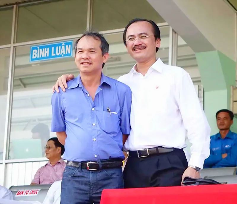 Hết thời của các ông bầu bóng đá? - Bài 1: “Phất” nhanh nhờ bóng đá ảnh 1