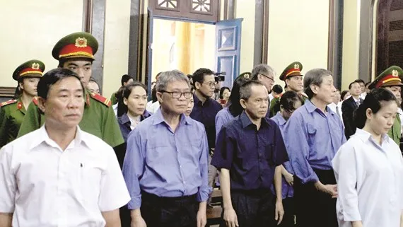 Vụ chiếm đoạt tiền tại TrustBank: Không có chức năng vẫn thẩm định giá tài sản ảnh 1