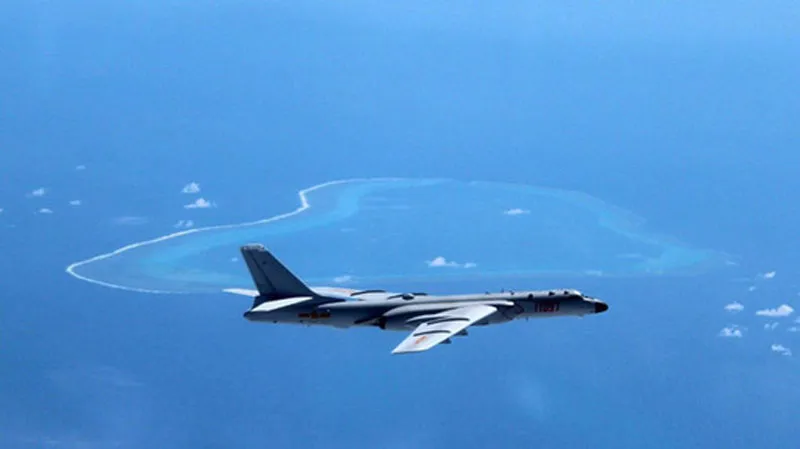 Máy bay ném bom chiến lược H-6K của Trung Quốc. Ảnh: Reuters