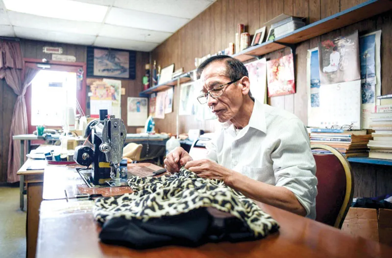 Một thợ may ở Village de l’Est