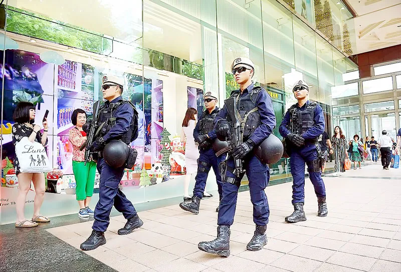 Lực lượng cảnh sát Singapore tăng cường tuần tra tại khu vực trung tâm