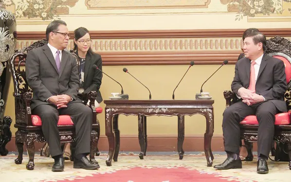 Chủ tịch UBND TPHCM Nguyễn Thành Phong tiếp Chủ tịch Quốc hội Liên bang Micronesia  ảnh 1