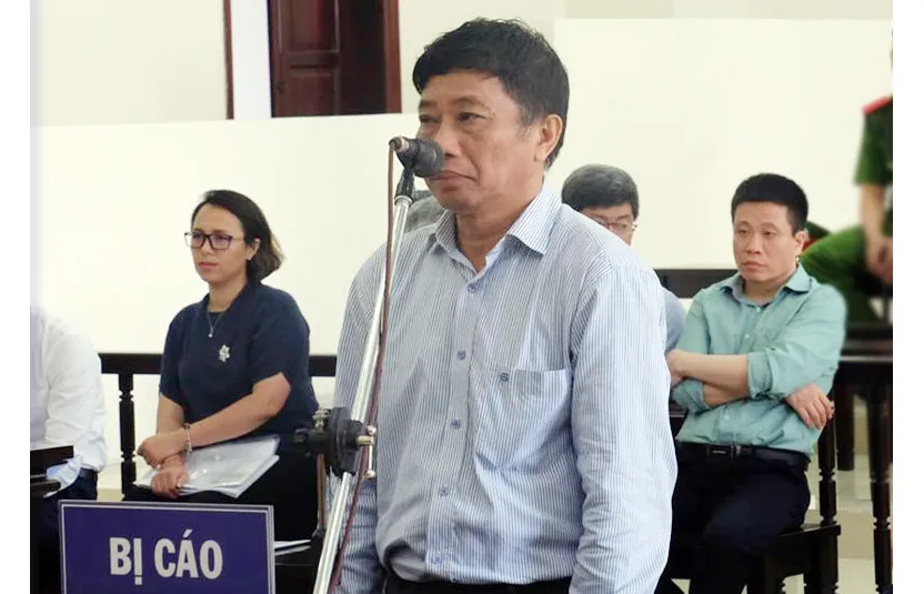 Phúc thẩm vụ án gây thiệt hại 800 tỷ đồng ở PVN: Nguyên kế toán trưởng PVN chỉ thừa nhận “ăn” 20 tỷ  ảnh 1