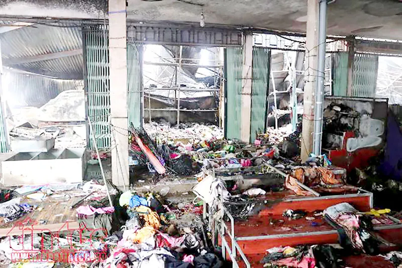 Hỏa hoạn thiêu rụi chợ trung tâm Sóc Sơn ảnh 1