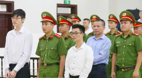 Hơn 20 năm tù cho 3 bị cáo phạm tội tuyên truyền chống Nhà nước ảnh 1