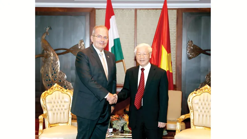 Tổng Bí thư Nguyễn Phú Trọng tiếp Chủ tịch Đảng Công nhân Hungary