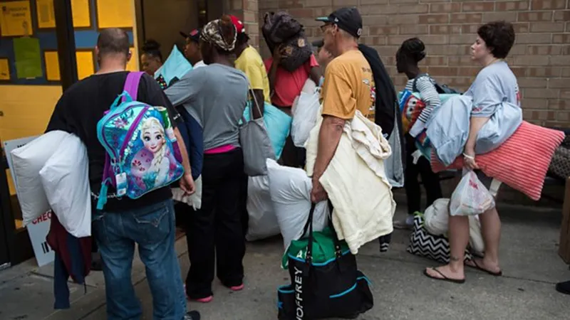 Người dân Mỹ sơ tán tránh bão Florence