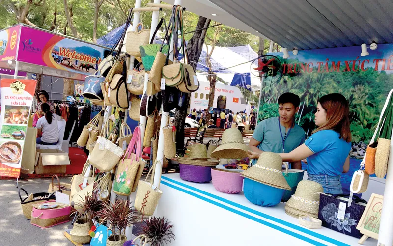 Cẩn trọng trước nguy cơ “mượn” danh hàng Việt ảnh 1