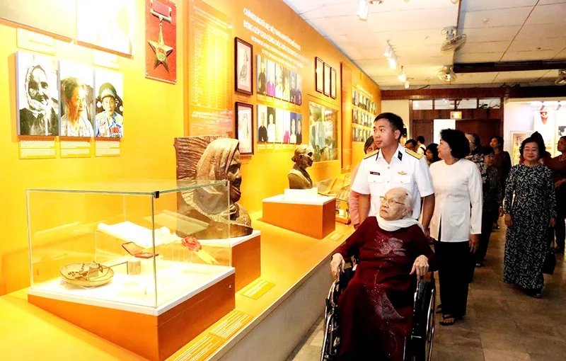 Khánh thành phòng trưng bày “Chân dung Bà mẹ Việt Nam anh hùng miền Nam và TPHCM”